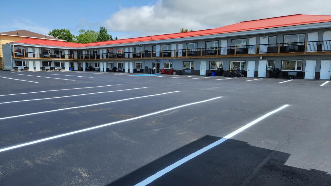 Outdoorsman Motel วาวา ภายนอก รูปภาพ